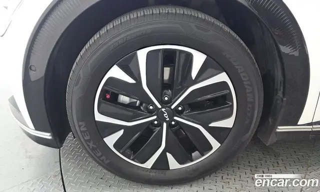 Kia EV6 2023 0.1 автомат (гидро), миниатюра 5 Kia EV6 2023 0.1 автомат (гидро), миниатюра 5