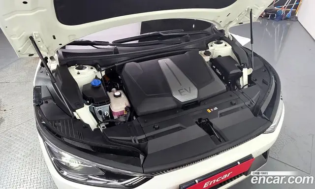Kia EV6 2023 0.1 автомат (гидро), миниатюра 6 Kia EV6 2023 0.1 автомат (гидро), миниатюра 6