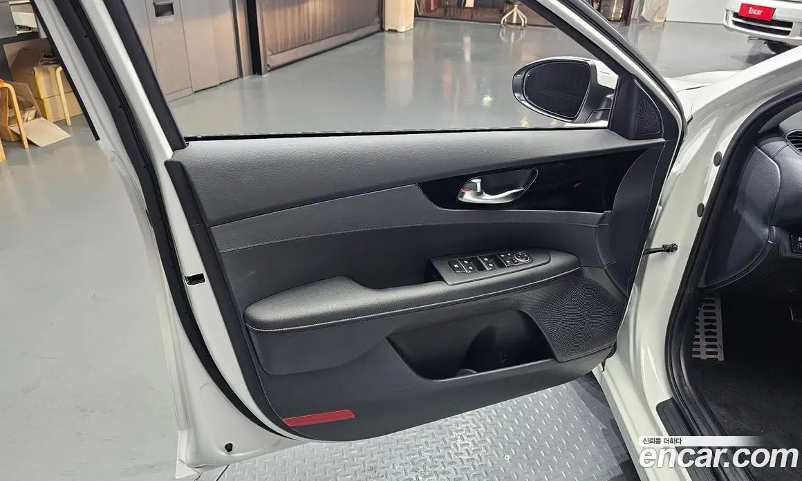 Kia K3 2024 1.6 автомат (гидро), фото 15 Kia K3 2024 1.6 автомат (гидро), фото 15