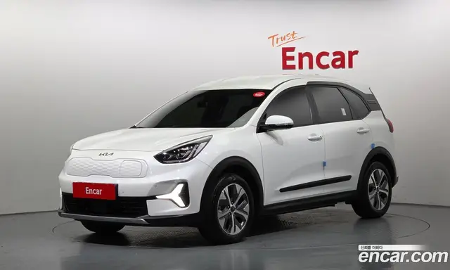 Kia Niro, 2023, 28 300 км