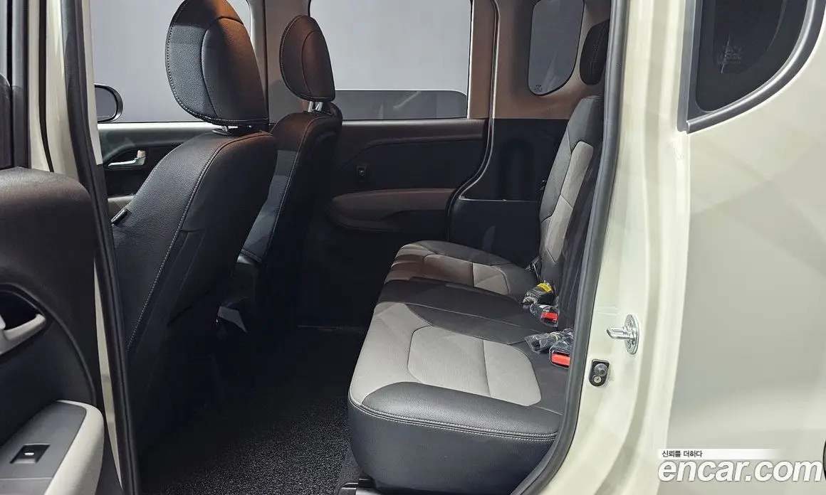 Kia Ray 2022 1.0 автомат (гидро), фото 18