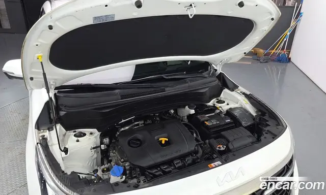 Kia Seltos 2023 2.0 автомат (гидро), миниатюра 6