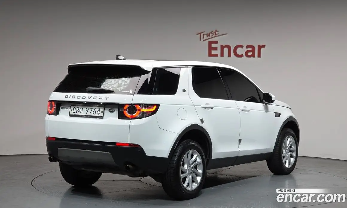 Land Rover Discovery Sport 2017 2.0 автомат (гидро), фото 2 Land Rover Discovery Sport 2017 2.0 автомат (гидро), фото 2