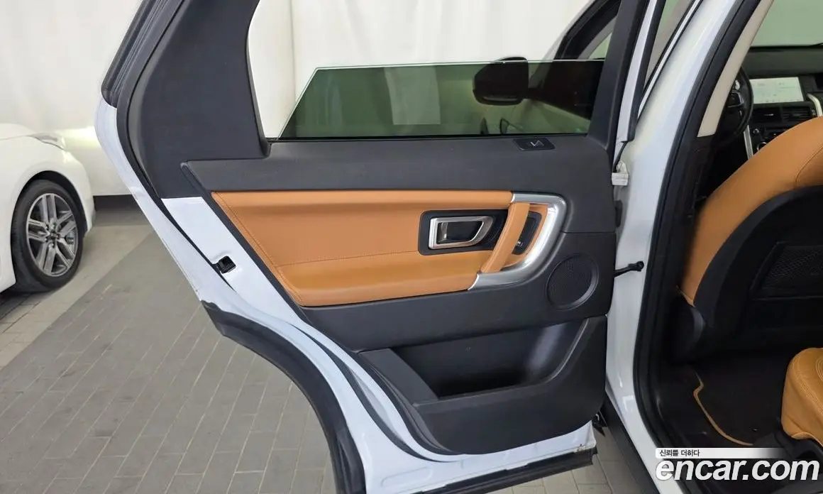 Land Rover Discovery Sport 2017 2.0 автомат (гидро), фото 15 Land Rover Discovery Sport 2017 2.0 автомат (гидро), фото 15