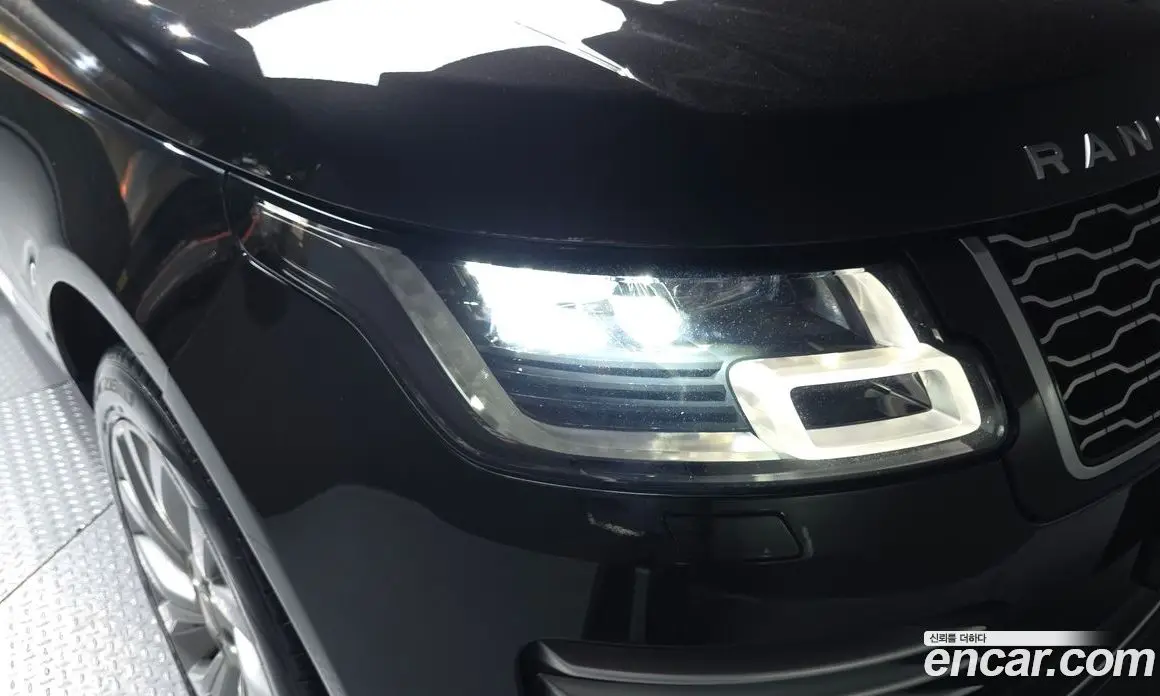 Land Rover Range Rover 2018 4.4 автомат (гидро), фото 8 Land Rover Range Rover 2018 4.4 автомат (гидро), фото 8