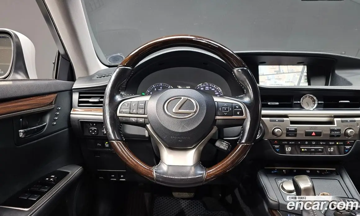 Lexus ES 2016 3.5 автомат (гидро), фото 13