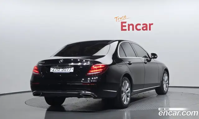 Mercedes-Benz E-Class 2019 2.0 автомат (гидро), миниатюра 2