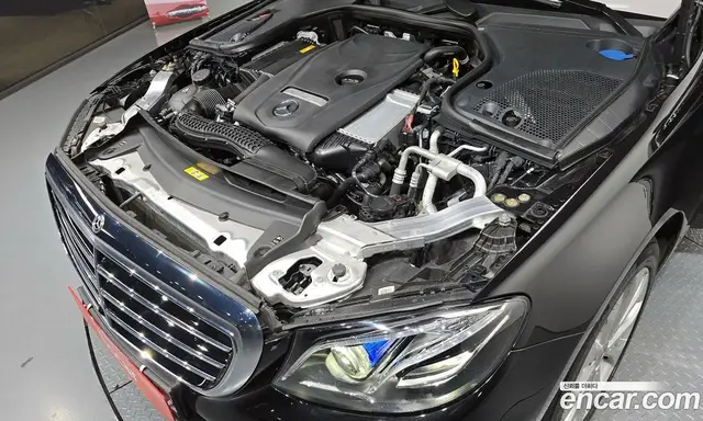 Mercedes-Benz E-Class 2019 2.0 автомат (гидро), миниатюра 6