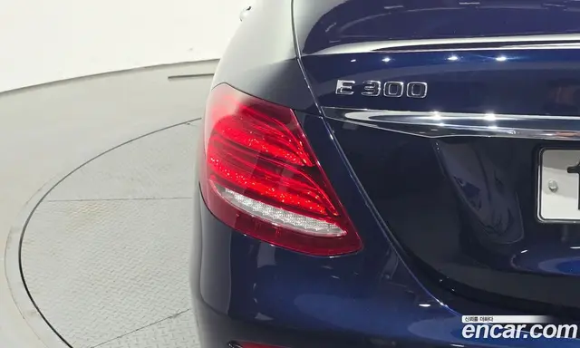 Mercedes-Benz E-Class 2020 2.0 автомат (гидро), миниатюра 9