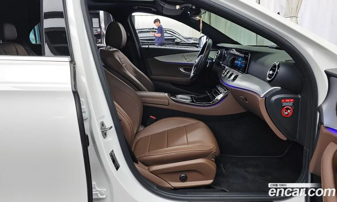Mercedes-Benz E-Class 2021 2.0 автомат (гидро), фото 17