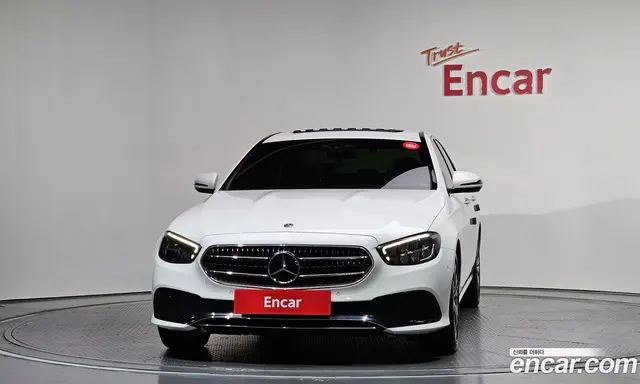 Mercedes-Benz E-Class 2021 2.0 автомат (гидро), миниатюра 3