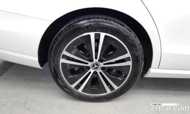 Mercedes-Benz E-Class 2021 2.0 автомат (гидро), миниатюра 5