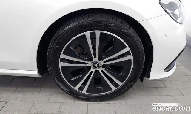 Mercedes-Benz E-Class 2021 2.0 автомат (гидро), миниатюра 7