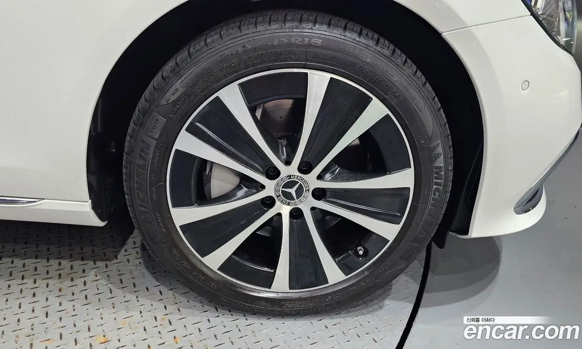 Mercedes-Benz E-Class 2021 2.0 автомат (гидро), фото 5