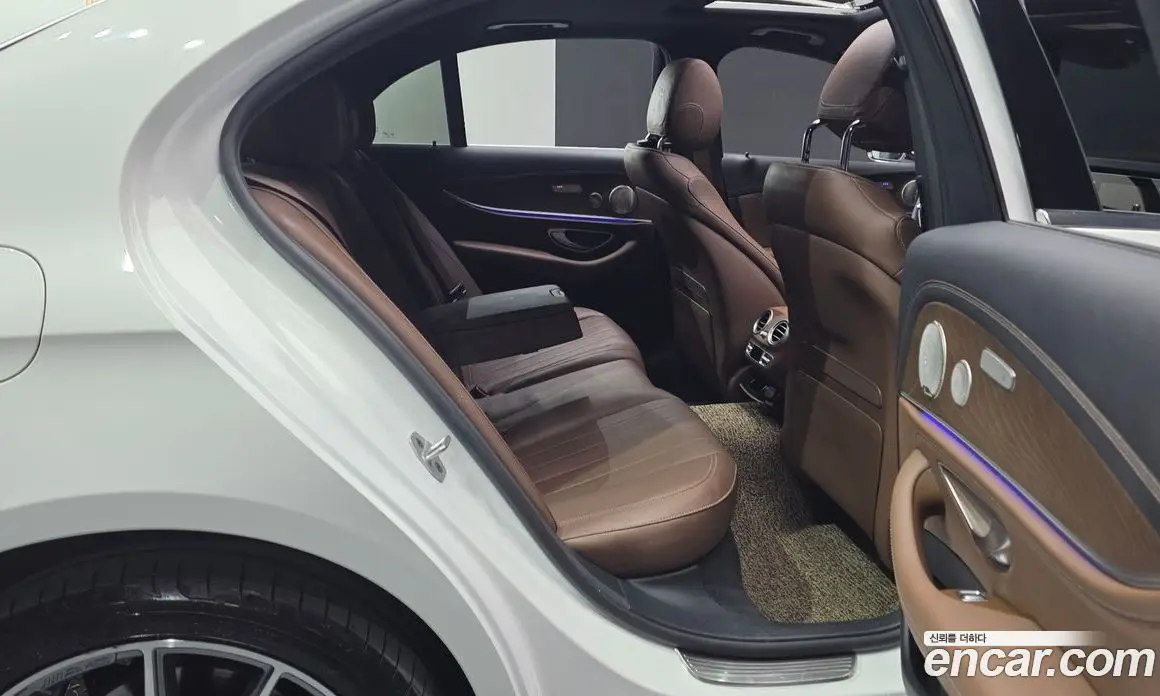 Mercedes-Benz E-Class 2022 2.0 автомат (гидро), фото 17