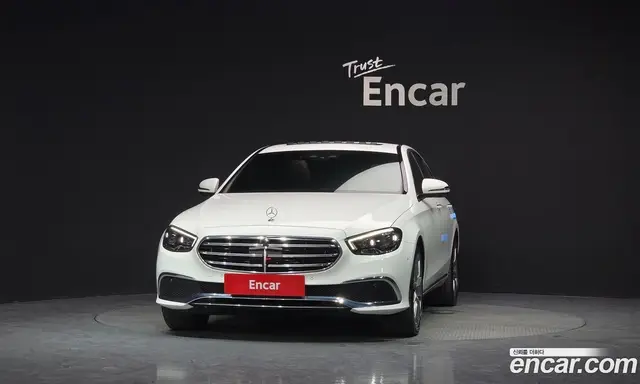 Mercedes-Benz E-Class 2022 2.0 автомат (гидро), миниатюра 3