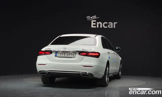 Mercedes-Benz E-Class 2022 2.0 автомат (гидро), миниатюра 4