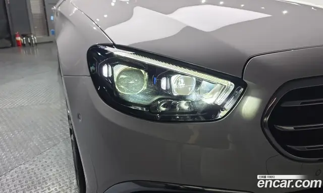 Mercedes-Benz E-Class 2022 2.0 автомат (гидро), миниатюра 8