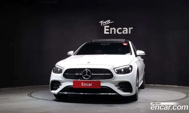 Mercedes-Benz E-Class 2022 2.0 автомат (гидро), миниатюра 3