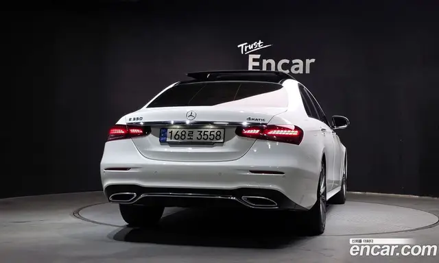 Mercedes-Benz E-Class 2022 2.0 автомат (гидро), миниатюра 4