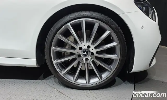 Mercedes-Benz E-Class 2022 2.0 автомат (гидро), миниатюра 7