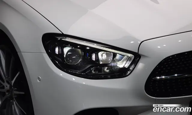 Mercedes-Benz E-Class 2022 2.0 автомат (гидро), миниатюра 8