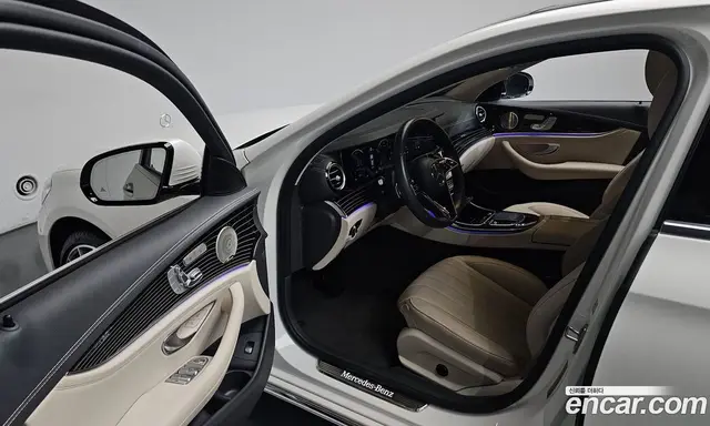 Mercedes-Benz E-Class 2023 3.0 автомат (гидро), миниатюра 12