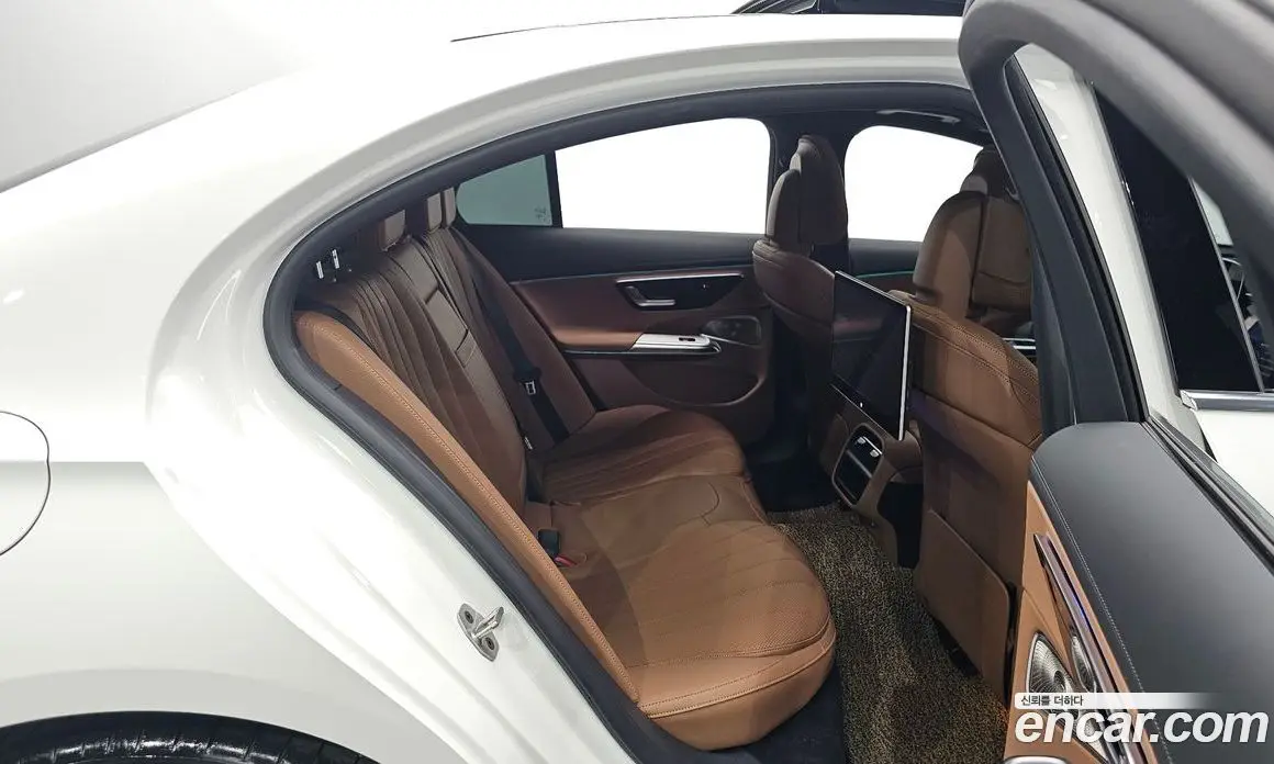 Mercedes-Benz E-Class 2025 2.0 автомат (гидро), фото 18 Mercedes-Benz E-Class 2025 2.0 автомат (гидро), фото 18