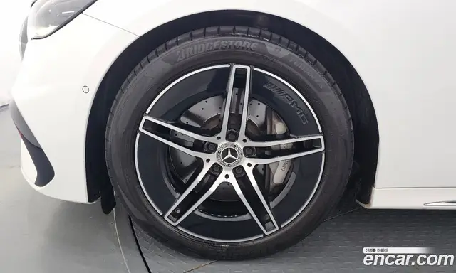 Mercedes-Benz E-Class 2025 2.0 автомат (гидро), миниатюра 5 Mercedes-Benz E-Class 2025 2.0 автомат (гидро), миниатюра 5