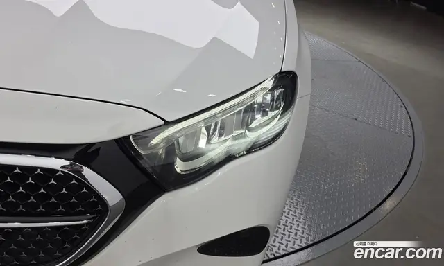 Mercedes-Benz E-Class 2025 2.0 автомат (гидро), миниатюра 8