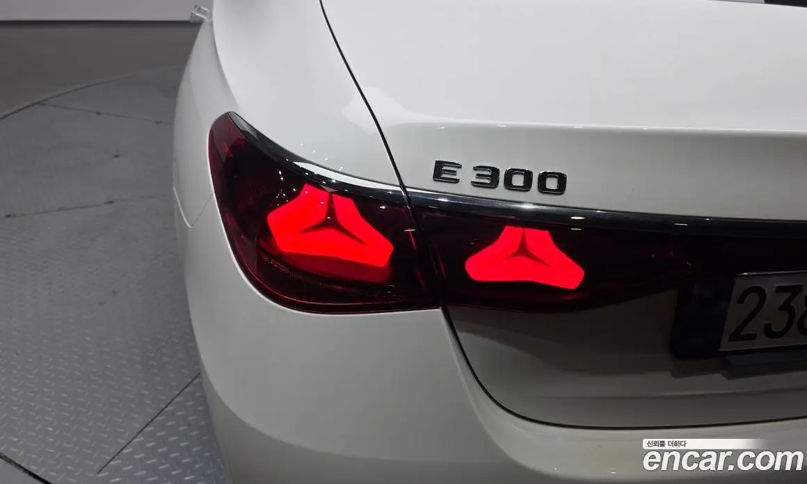 Mercedes-Benz E-Class 2025 2.0 автомат (гидро), фото 9