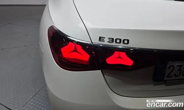 Mercedes-Benz E-Class 2025 2.0 автомат (гидро), миниатюра 9