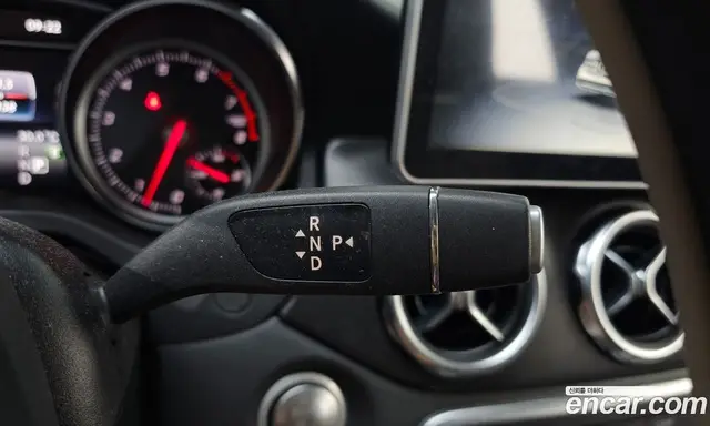 Mercedes-Benz GLA-Class 2017 2.0 автомат (гидро), миниатюра 11