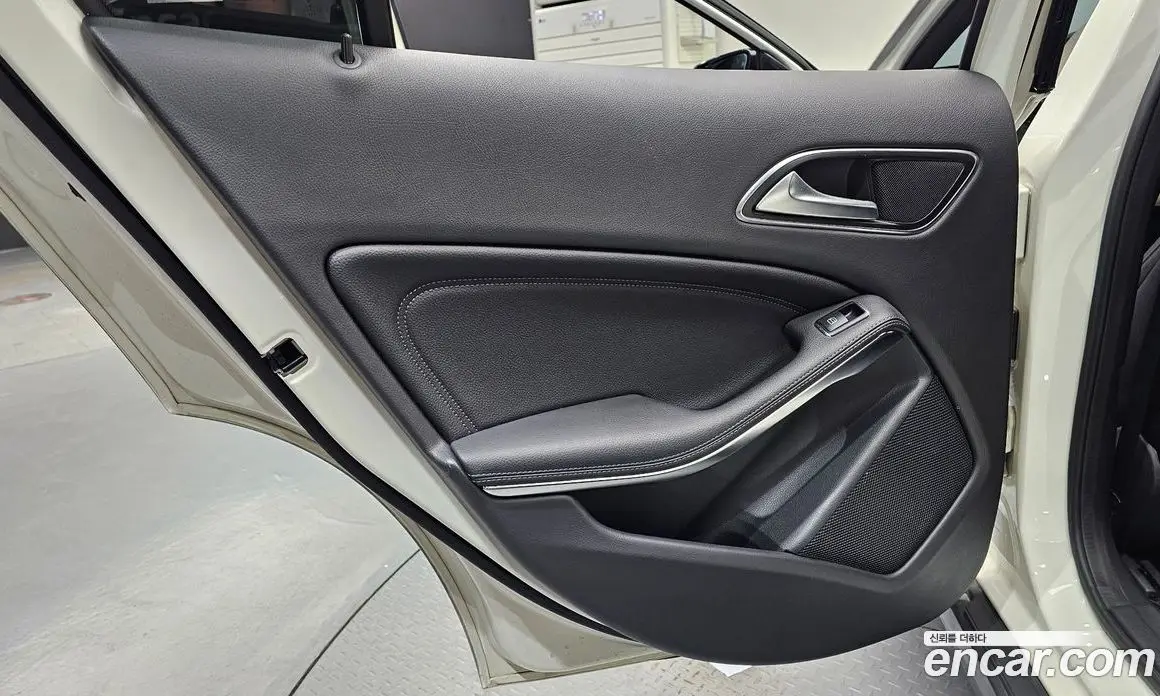 Mercedes-Benz GLA-Class 2017 2.0 автомат (гидро), фото 14