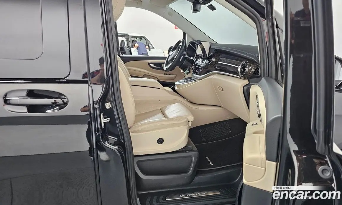 Mercedes-Benz V-Class 2023 1.9 АКПП, фото 16