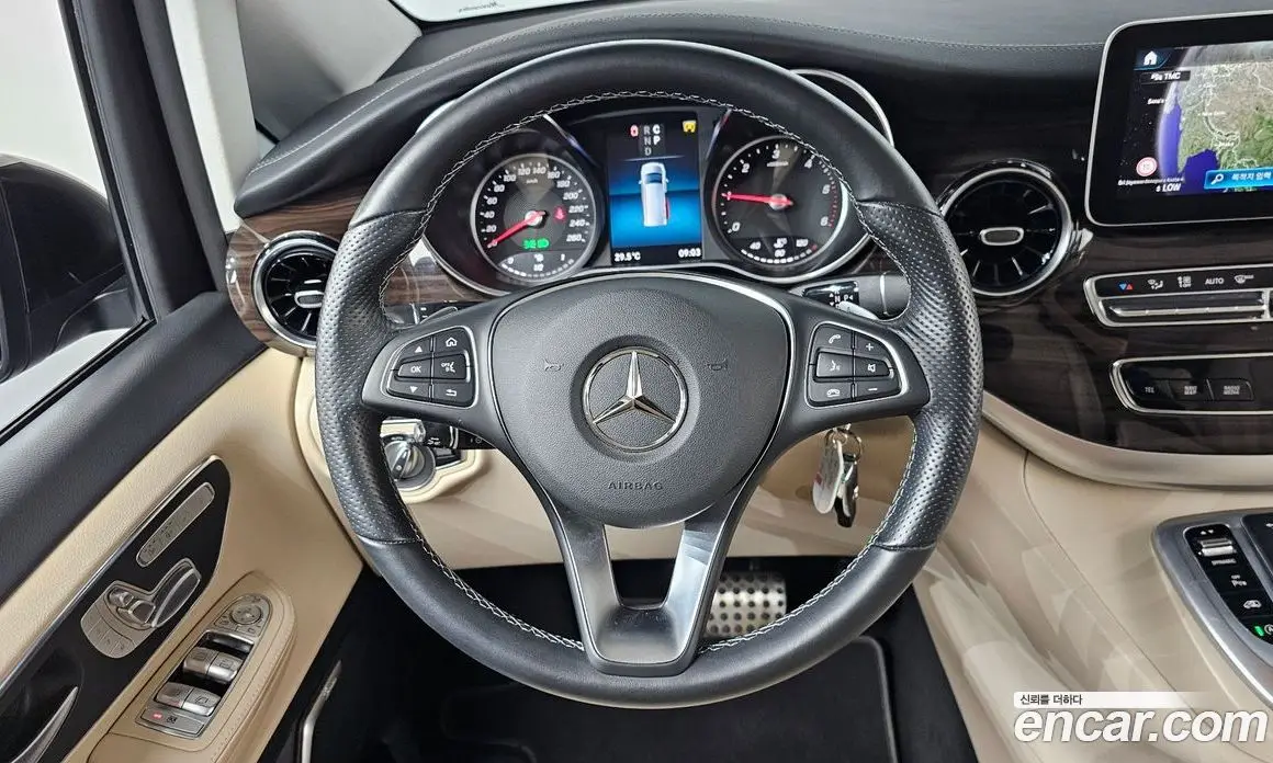 Mercedes-Benz V-Class 2023 1.9 АКПП, фото 18