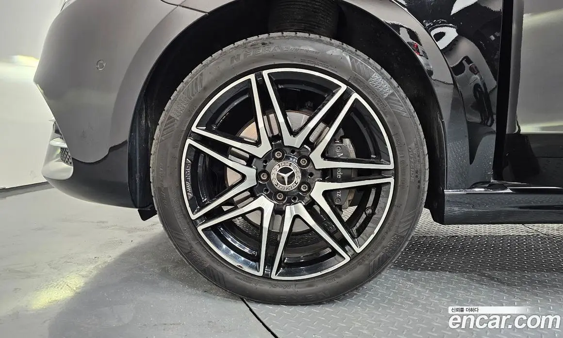 Mercedes-Benz V-Class 2023 1.9 АКПП, фото 5