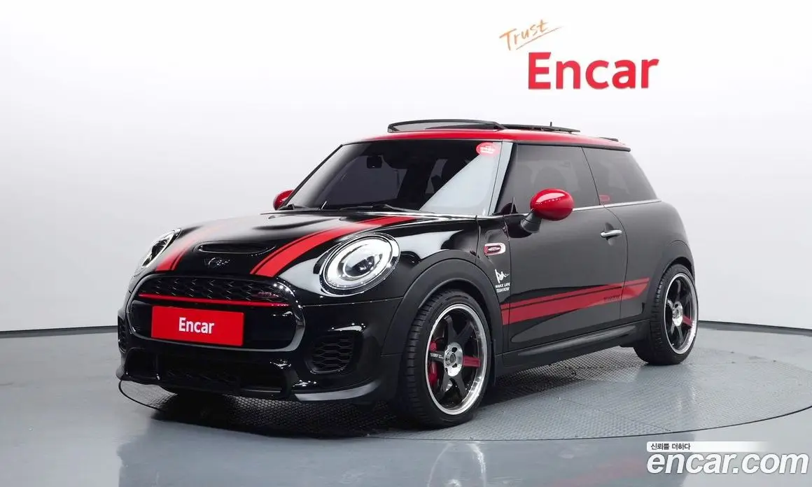 Mini Cooper 2017 2.0 автомат (гидро), фото 1 Mini Cooper 2017 2.0 автомат (гидро), фото 1