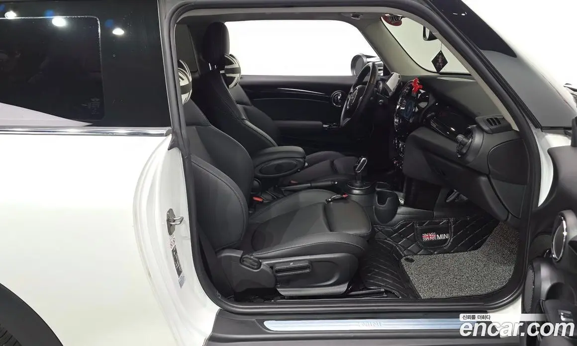 Mini Cooper 2023 1.5 автомат (гидро), фото 16