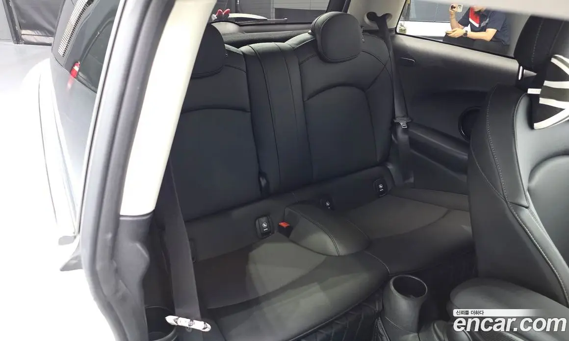 Mini Cooper 2023 1.5 автомат (гидро), фото 17