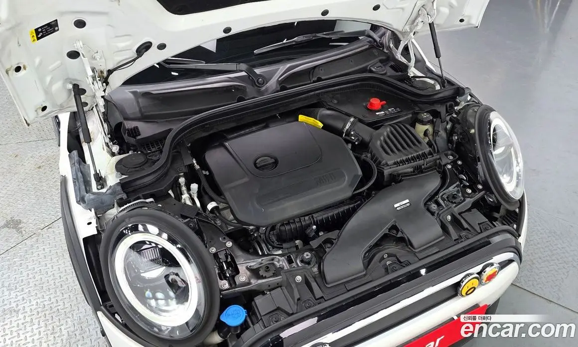 Mini Cooper 2023 1.5 автомат (гидро), фото 6