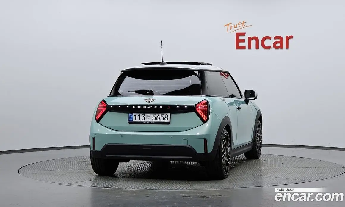 Mini Cooper 2024 2.0 автомат (гидро), фото 3