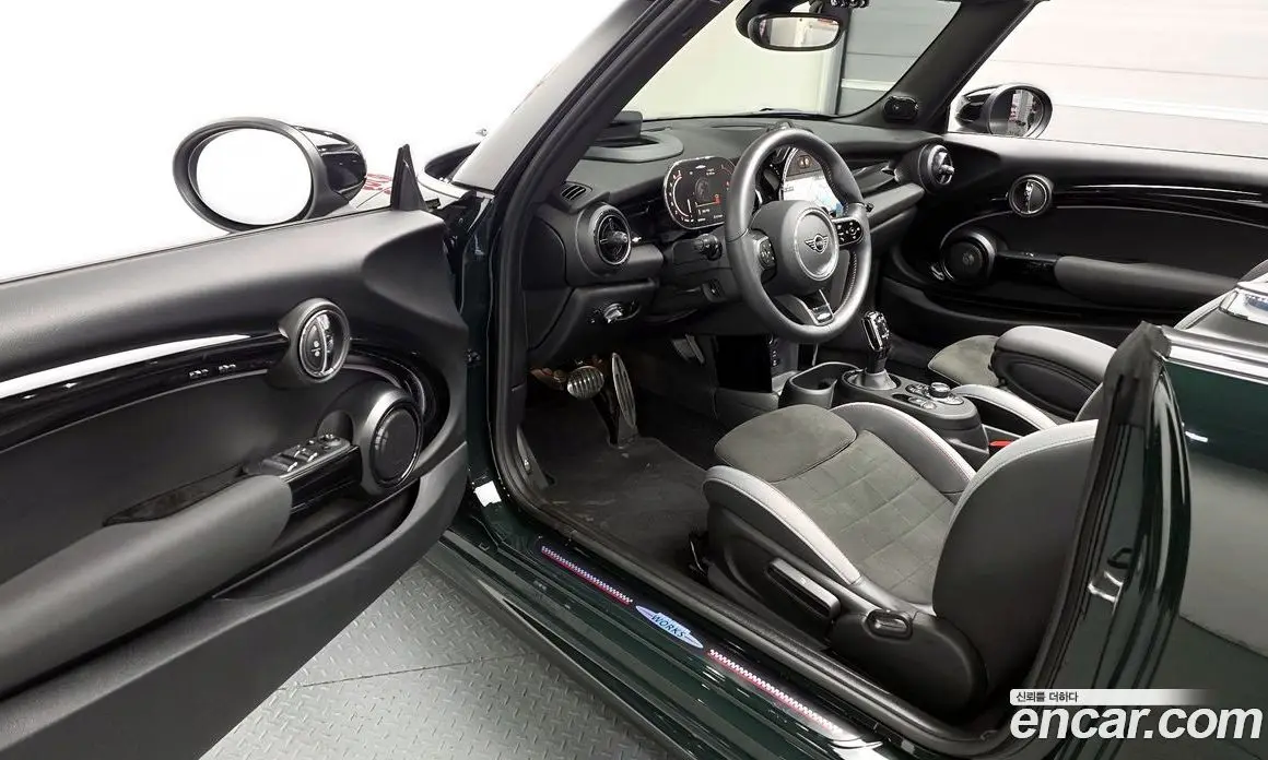 Mini Cooper Convertible 2023 2.0 автомат (гидро), фото 13 Mini Cooper Convertible 2023 2.0 автомат (гидро), фото 13