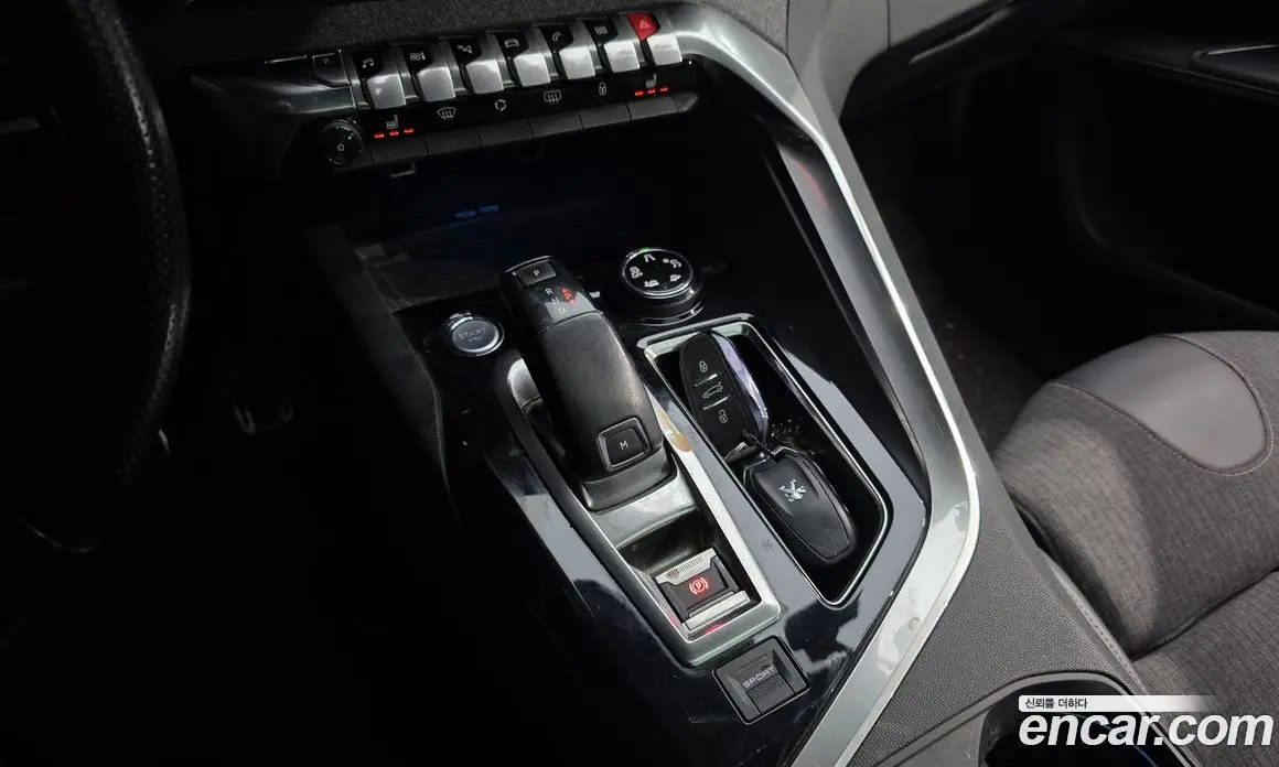 Peugeot 5008 2018 1.6 автомат (гидро), фото 12 Peugeot 5008 2018 1.6 автомат (гидро), фото 12