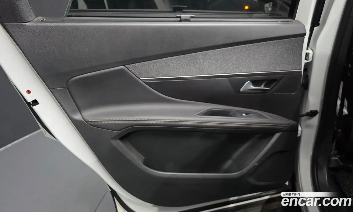 Peugeot 5008 2018 1.6 автомат (гидро), фото 15 Peugeot 5008 2018 1.6 автомат (гидро), фото 15