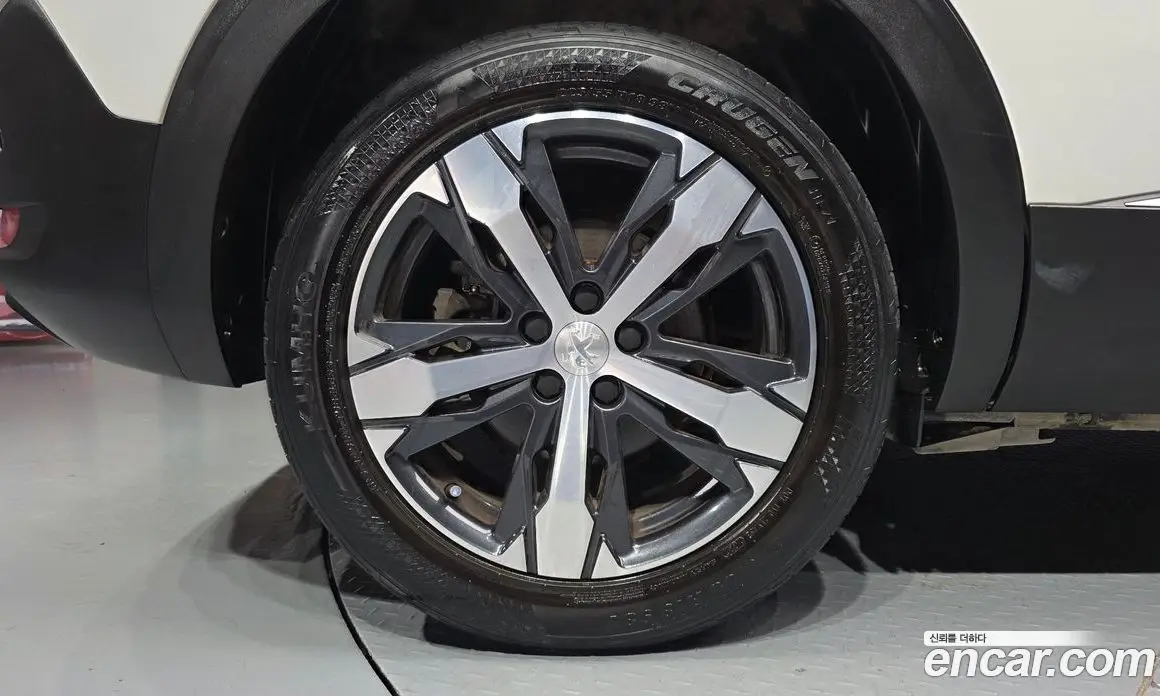 Peugeot 5008 2018 1.6 автомат (гидро), фото 5 Peugeot 5008 2018 1.6 автомат (гидро), фото 5