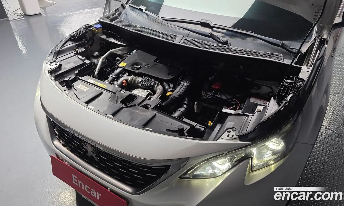 Peugeot 5008 2018 1.6 автомат (гидро), фото 6 Peugeot 5008 2018 1.6 автомат (гидро), фото 6