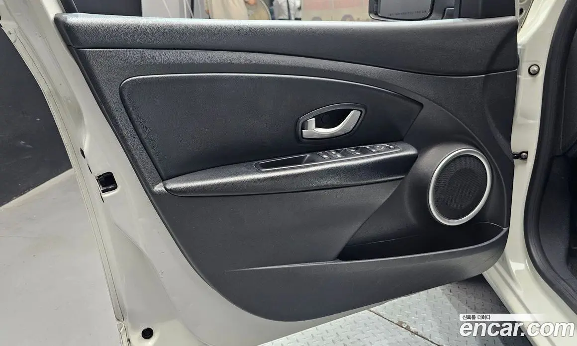 Renault (Samsung) SM3 2012 1.6 автомат (гидро), фото 14 Renault (Samsung) SM3 2012 1.6 автомат (гидро), фото 14