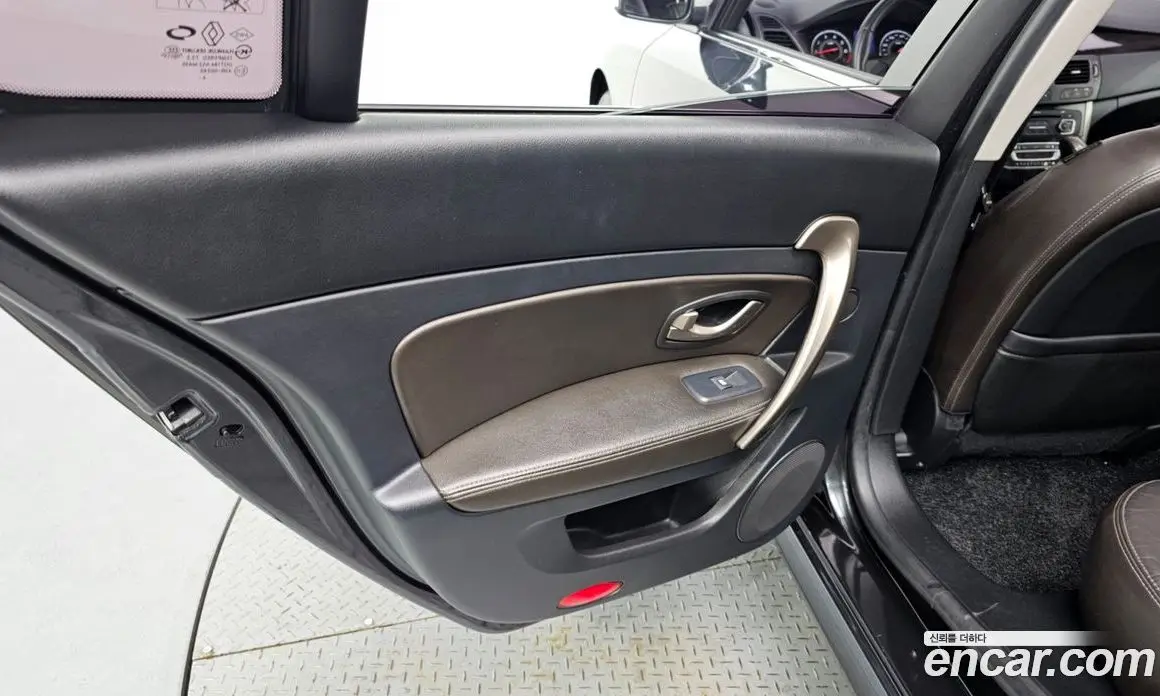Renault (Samsung) SM5 2015 2.0 автомат (гидро), фото 15 Renault (Samsung) SM5 2015 2.0 автомат (гидро), фото 15