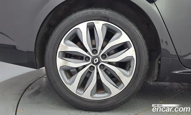 Renault (Samsung) SM6 2017 1.6 автомат (гидро), миниатюра 5 Renault (Samsung) SM6 2017 1.6 автомат (гидро), миниатюра 5